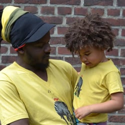 father and kid shirt singin zebra <3
