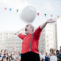 BERLIN LACHT 2011