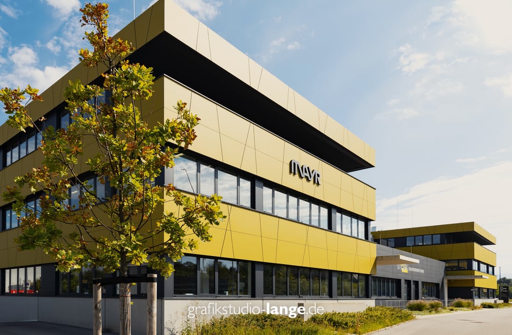 Mayr Faserverbundtechnik – Aussenwerbeanlagen