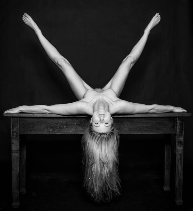 V