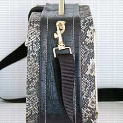 Akkord U 60 Radiohandtasche Schlange Kroko schwarz Seite