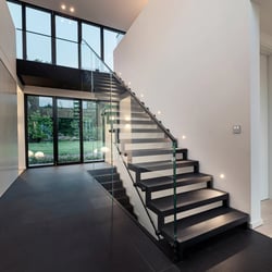 Treppenhaus mit Stahltreppe