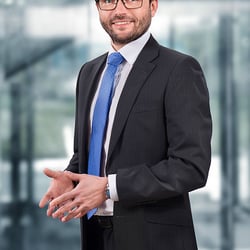 Business 08