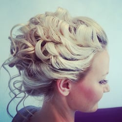 Make up Artist Angela Klass