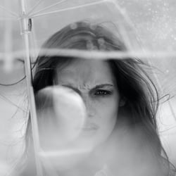 B&W