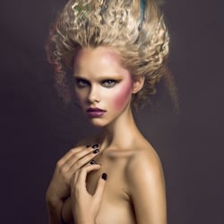 Make Up: Anna Tsoulcha Fotograf: Marco Rothenburger