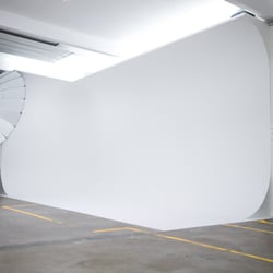 Fotostudio Lexip Production GmbH by Patrick Art – Hohlkehle 3,5 ×8 Meter 2