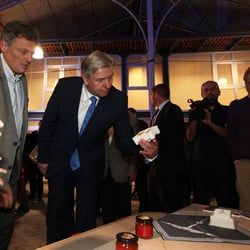 Der Reichstagskuchen – Ausstellung in Buenos Aires mit Klaus Wowereit