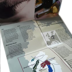 Flyer + Bestellschein in einem. Wurfsendung o. Einleger in Fachzeitschr.  Vorstellung von Anbaugebiet + Weingütern.