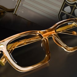 3D sunglasses stop frame