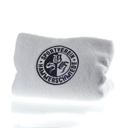 Handtuch mit Bestickung des Vereinswappens