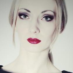 Photo: Ivan Schneider, Model: Alona Tkachenko, Make up & Hair: Jenny Wieland