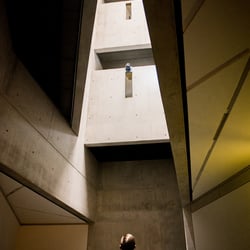 Besuchen Sie www.martinrohrmann.com – oder speziell für Architekturfotografie: www.rohrmann-architektur.de