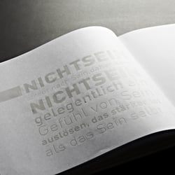 »Der Weisse Faden« Ein Buch über die Farbe Weiss