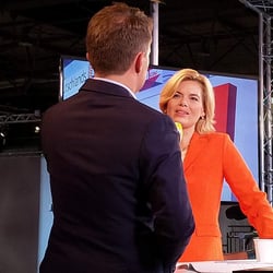 Julia Glöckler