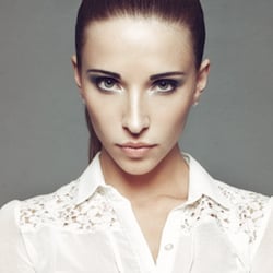Foto: Henrik Iber, Hair: Leonardo Semeraro, MUA: Olesia Janke