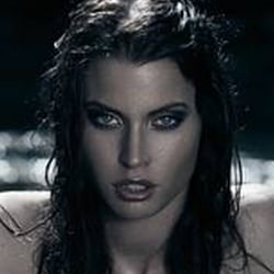 by Oliver Meyer; Model Sarah Anessa Hitzschke
