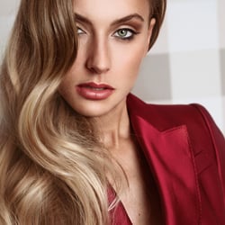 MUA: Carolin Claßen @ Maison Musitowski Fotograf: Philipp Scheel Model: Selina Ic. Fashionstylistin: Julia Seifert