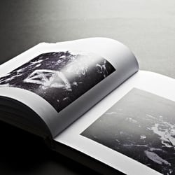 »Der Weisse Faden« Ein Buch über die Farbe Weiss
