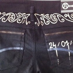 Tattoo auf Jeans