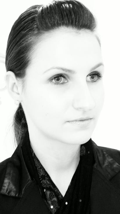 Fiona Glossy Eyes