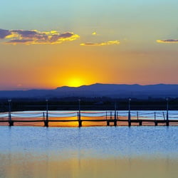 Sonnenuntergang über Etang du Grec in Palavas les Flots mit Zugang Museum Albert Dubout