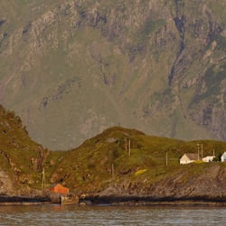 Leuchtturm auf Klippe
