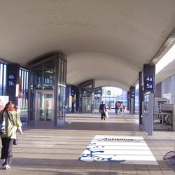 FloorPoster der Kampagne am Heidelberger Bahnhof