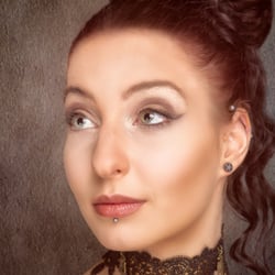 © by Beauties and more | Model Hannah | MUA JaBristik