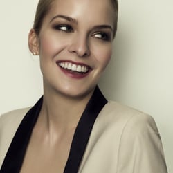 Make Up &  Hair:  Anna Tsoulcha Fotograf: Krystina Woldanowski