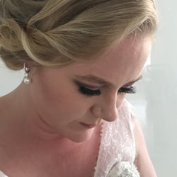 Brautmakeup und Frisur
