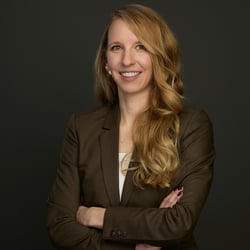 Business Portrait blonde Businessfrau