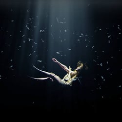 Shining Musikvideo