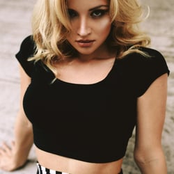 SabrinaGuthier ModelG-0981-finalweb