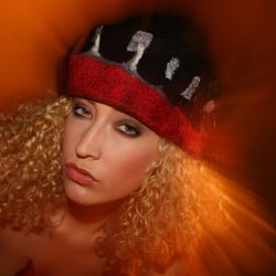 Model Scarlett, Visa Britta Meyerling