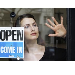Website einer Schauspielerin (durch fremde Überarbeitung zerschossen)