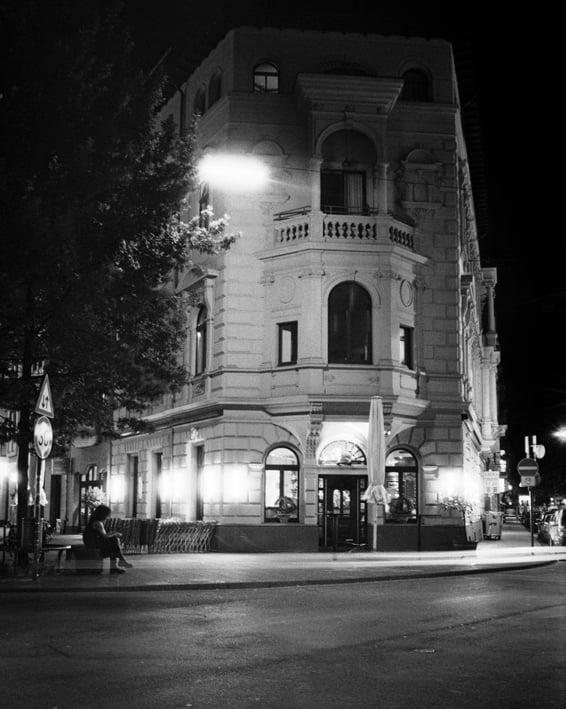 030605-04 Cafe Extrablatt