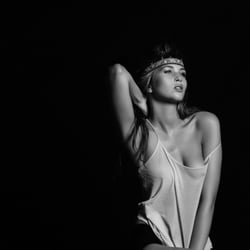 Fotograf: Knut Wörner Hair&MakeUp: Anna Tsoulcha