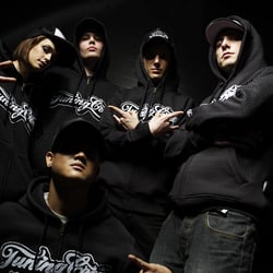 Accwear-2-064618test-064068