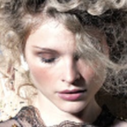 Make-up and Hair : Dagmar Schwarz