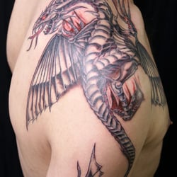Drachen-Schulter-Tattoo