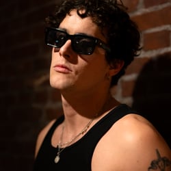 Jack Balfour Scott, Leadsänger der Band LEAP