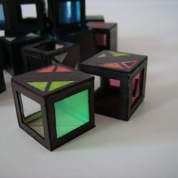 durch verschieden farbige Boxen …
