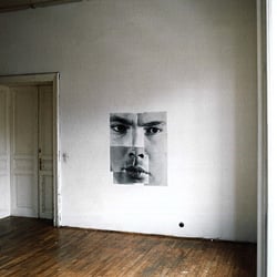 IN BETWEEN. Rauminstallation 1994