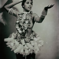 Einweg Josephine Baker