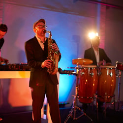 DJ mit Saxophonist in Düsseldorf