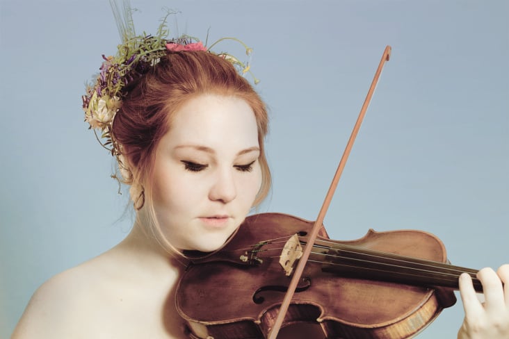 girl with violin