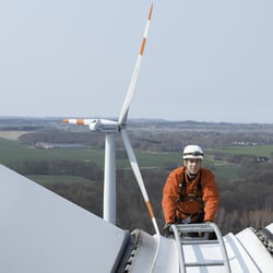 Serviceteam auf der Windkraftanlage
