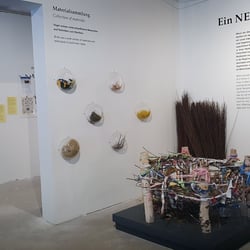 Ausstellungswand