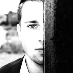 Men Shooting / 2005